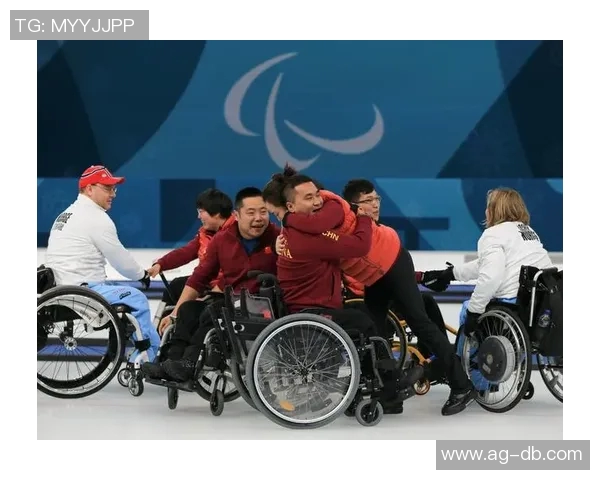 直播吧公益活动走进成都校园杨晨徐亮携手共筑体育梦想