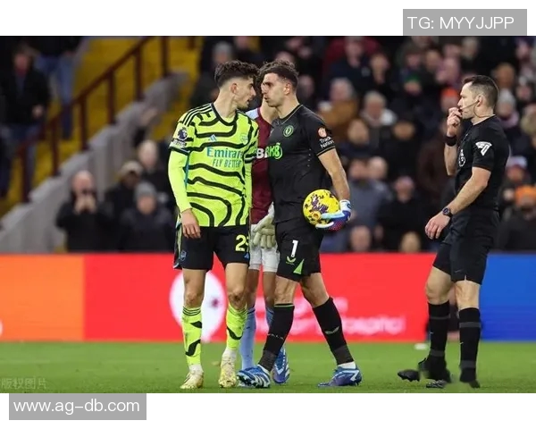 基德赞扬凯莱布马丁在防守和进攻中的出色表现与创造机会能力