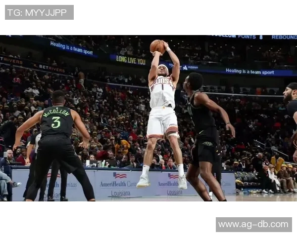 布克上半场表现全面贡献13分5篮板4助攻2抢断次节火力全开再添10分